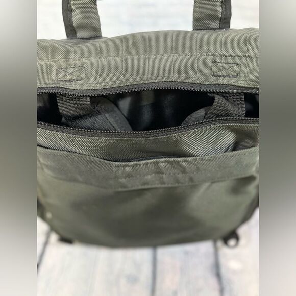 Kensington Saddle Pro Khaki Green Laptop Convertible Backpack Messenger Bag - Picture 15 of 15